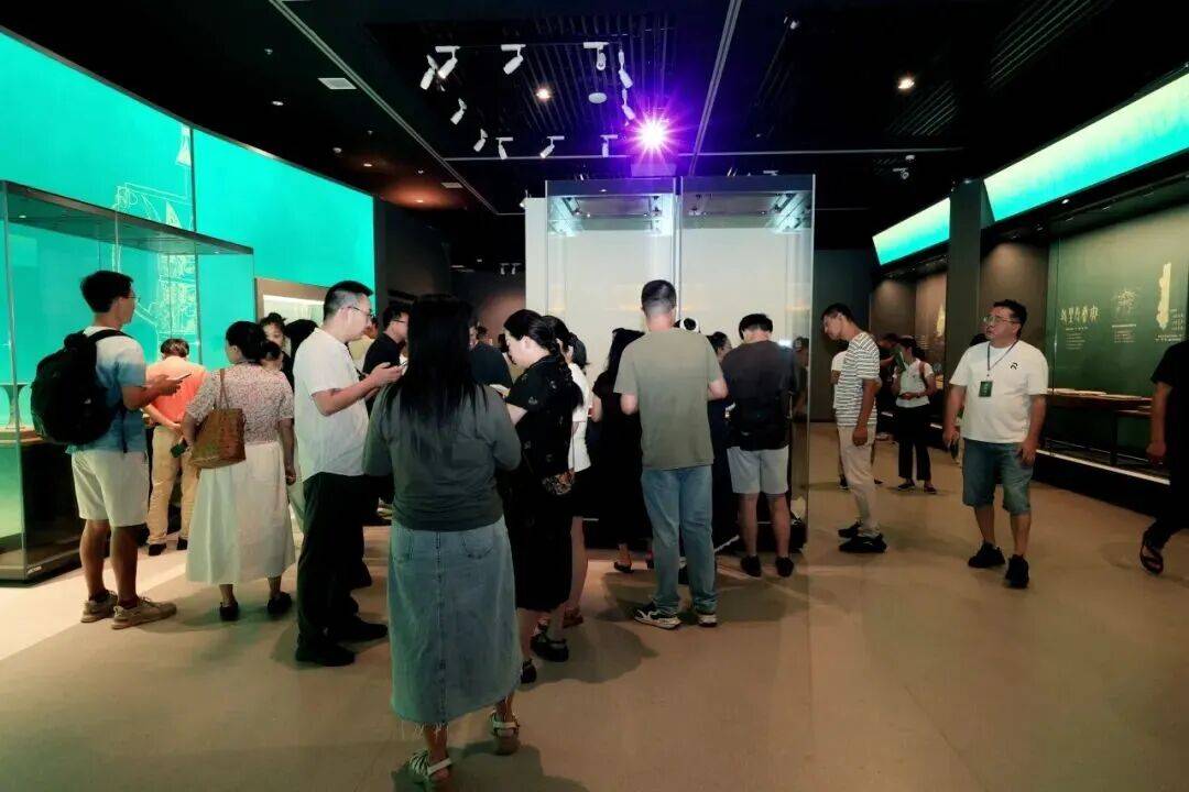 马家窑彩陶特展将“接力”启幕！AG真人游戏地址殷墟瑰宝圆满闭展(图4)